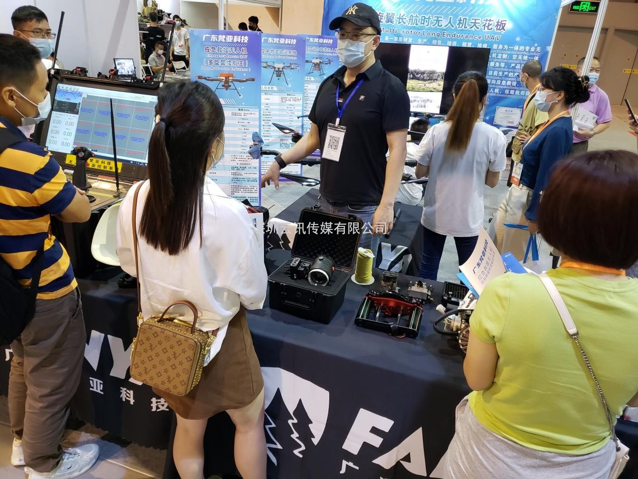 特種作戰飛榴無(wú)人機及防彈車(chē)等亮相DefenPol China2022廣州防務(wù)與警備外貿展